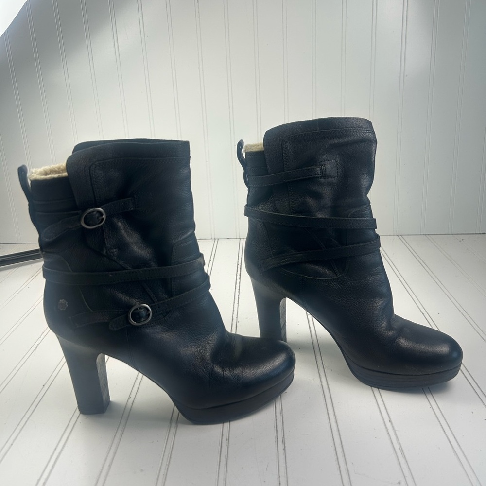 UGG Black Olivia Leather Sheepskin High-Heel Platform Boots  Women’s Size 8 - Picture 4 of 12